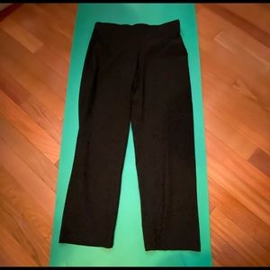 Eileen Fisher comfortable knit classic black pull-on pant. Medium
